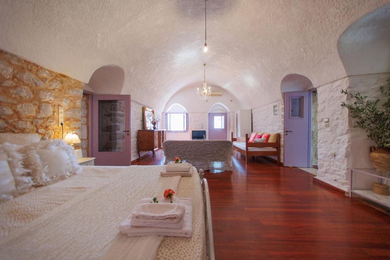Iliana'S House - Spacious Cave House In The Center Of Areopolis 외부 사진
