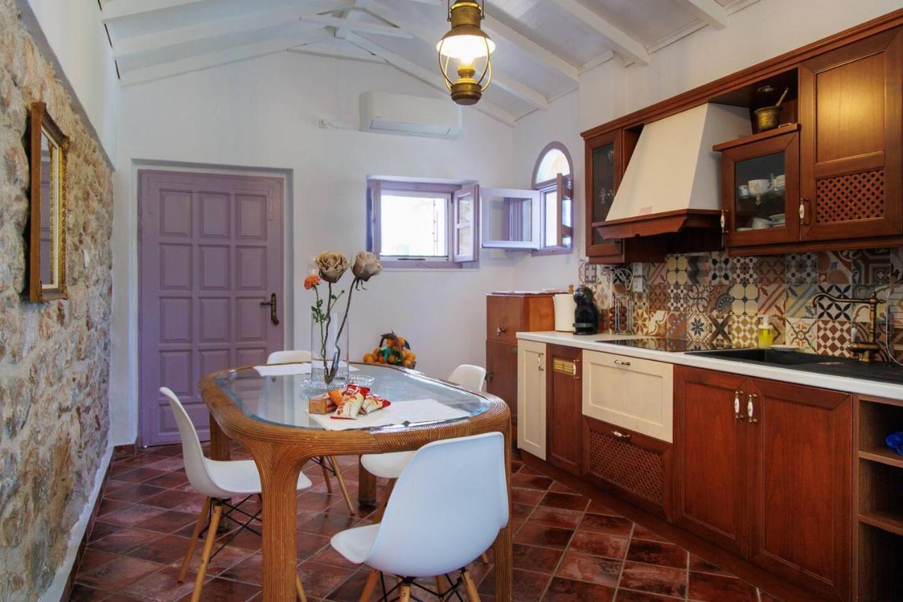 Iliana'S House - Spacious Cave House In The Center Of Areopolis 외부 사진