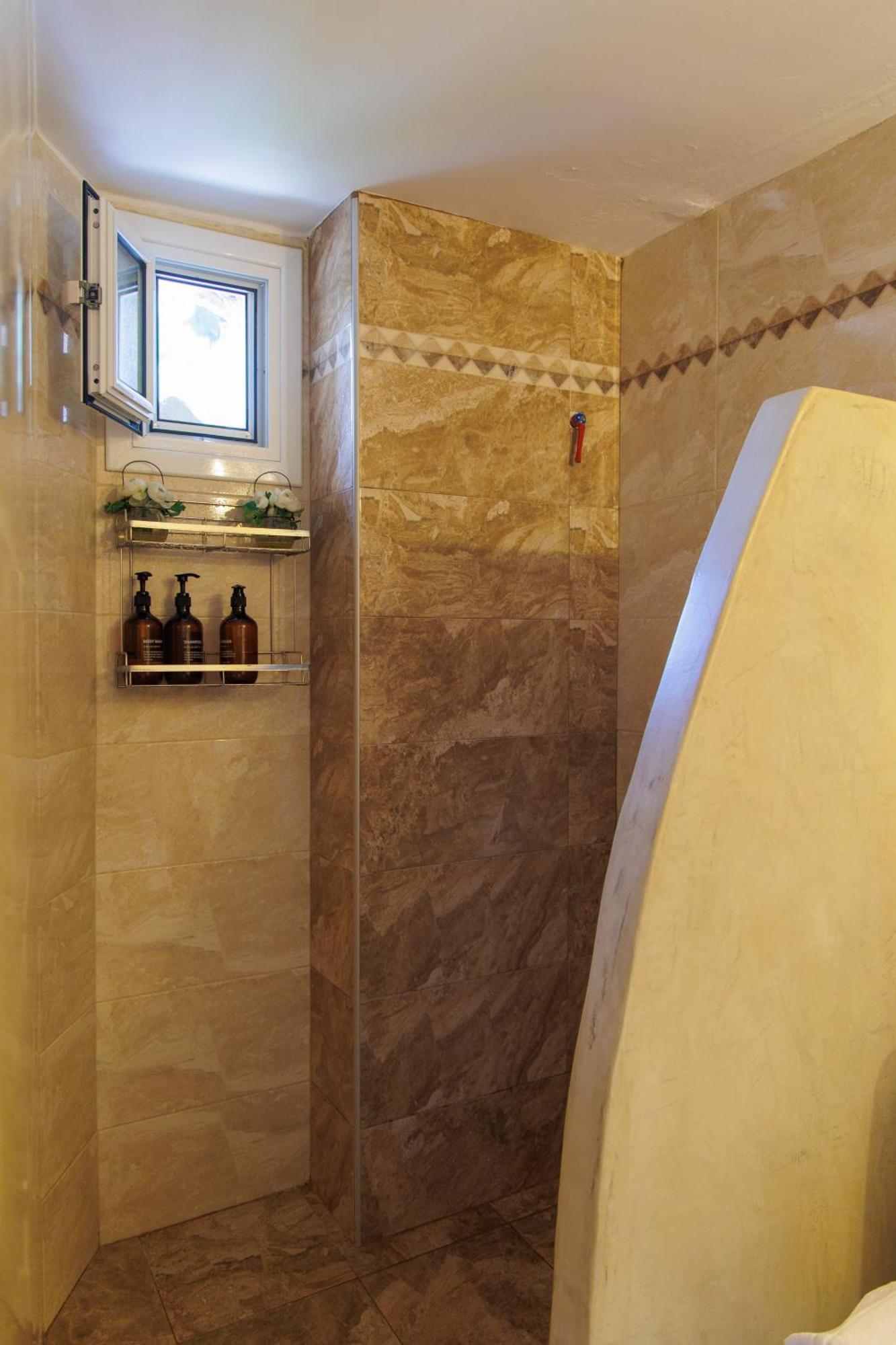 Iliana'S House - Spacious Cave House In The Center Of Areopolis 외부 사진